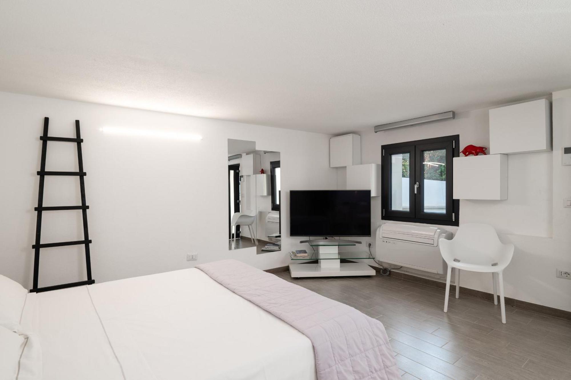 Wlofts 11, 12 & 14 By Klodge Olbia Luaran gambar